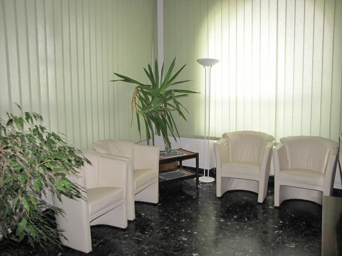 Hotel Bila Ruze Брно Экстерьер фото