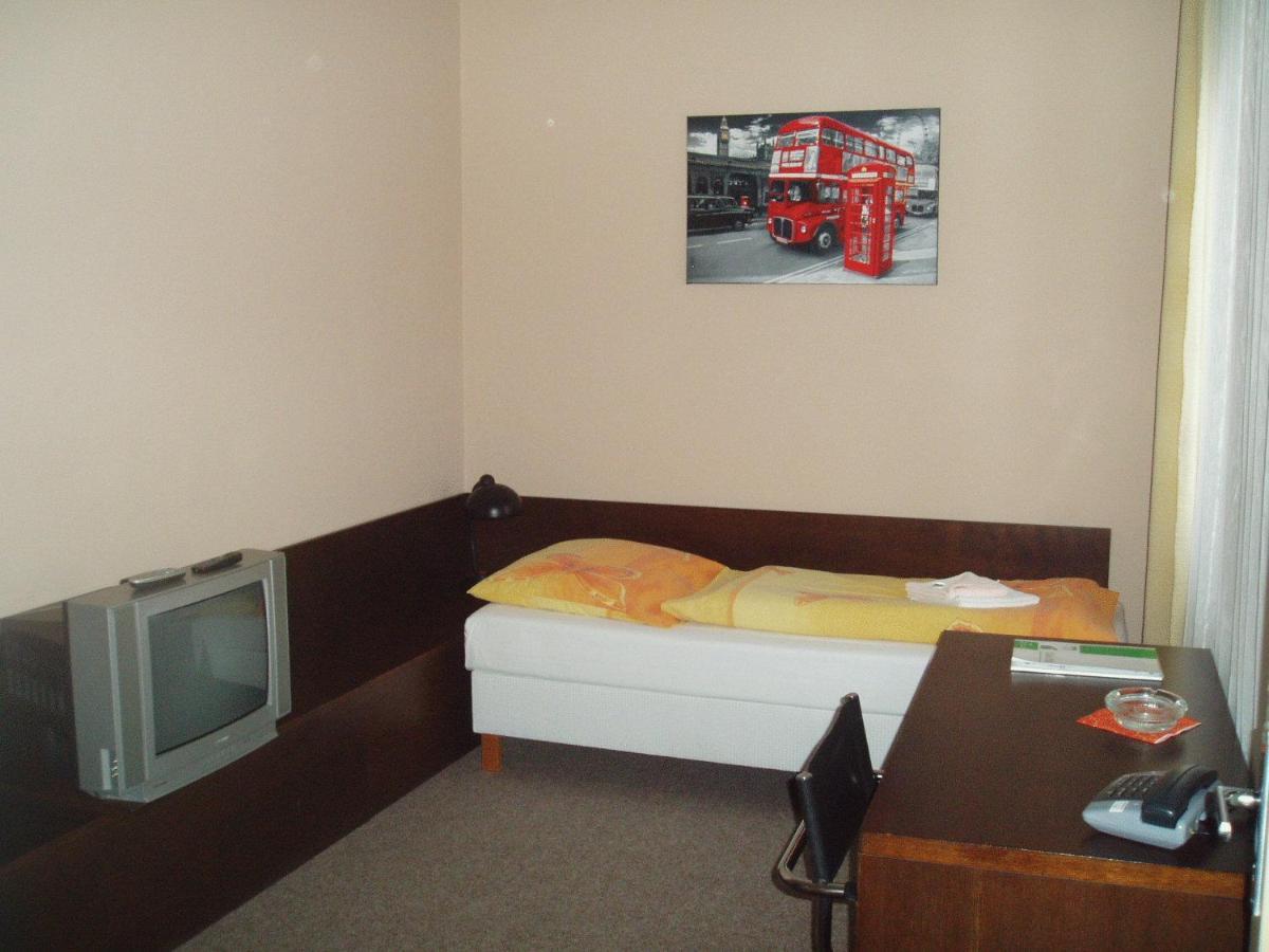 Hotel Bila Ruze Брно Экстерьер фото